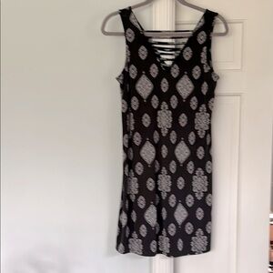 Travelin Light Dark Charcoal Gray Patterned Sleeveless Dress Double V Neck Dress
